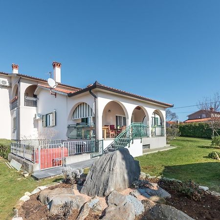 Holiday House Olive Grove With Pool And Garden 라빈 객실 사진